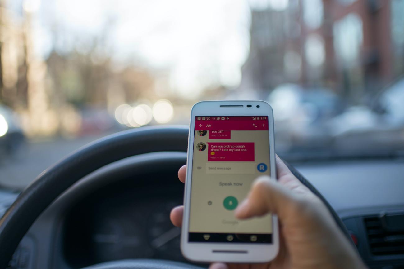 Mobitel med vožnjo