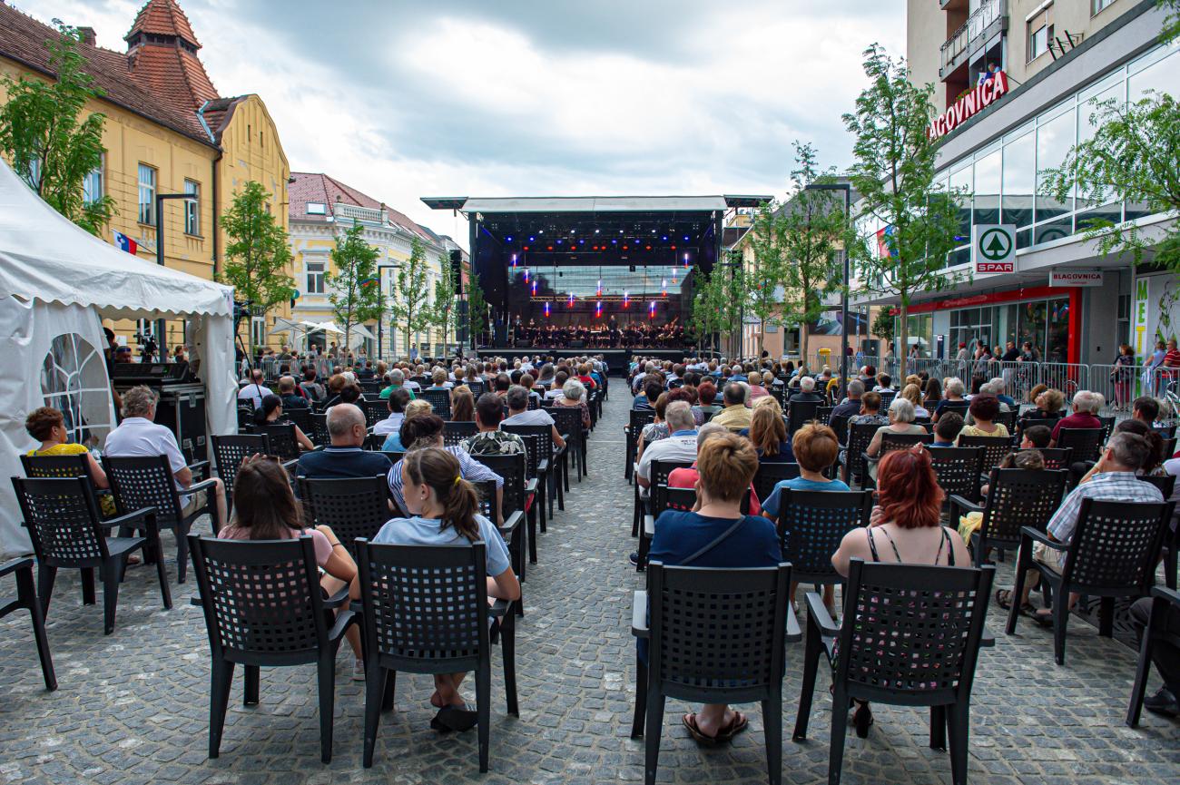 Slovesnost na Slovenski ulici