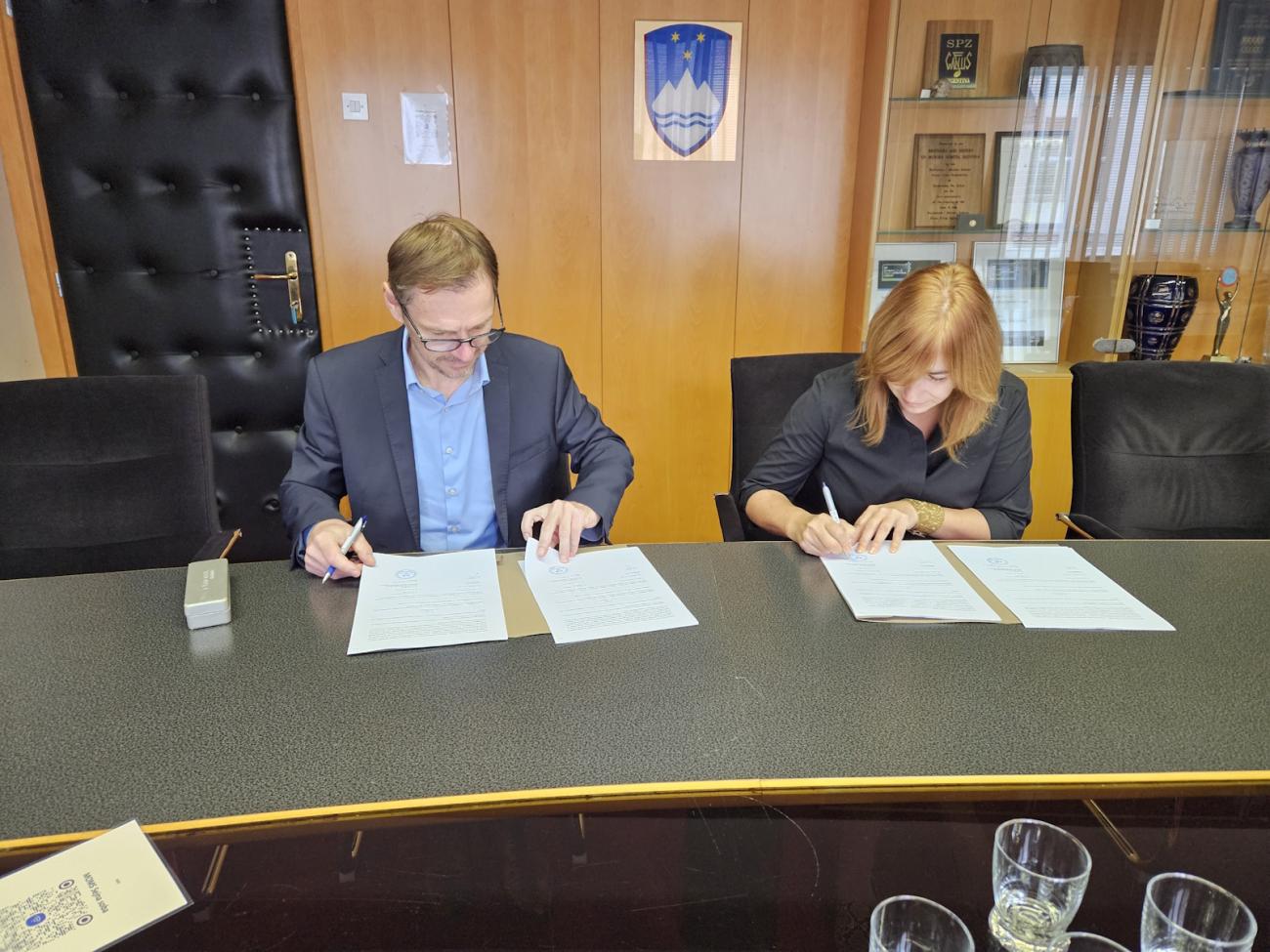 Podpis pogodbe za preureditev prostorov bivše Ekonomske šole Murska Sobota