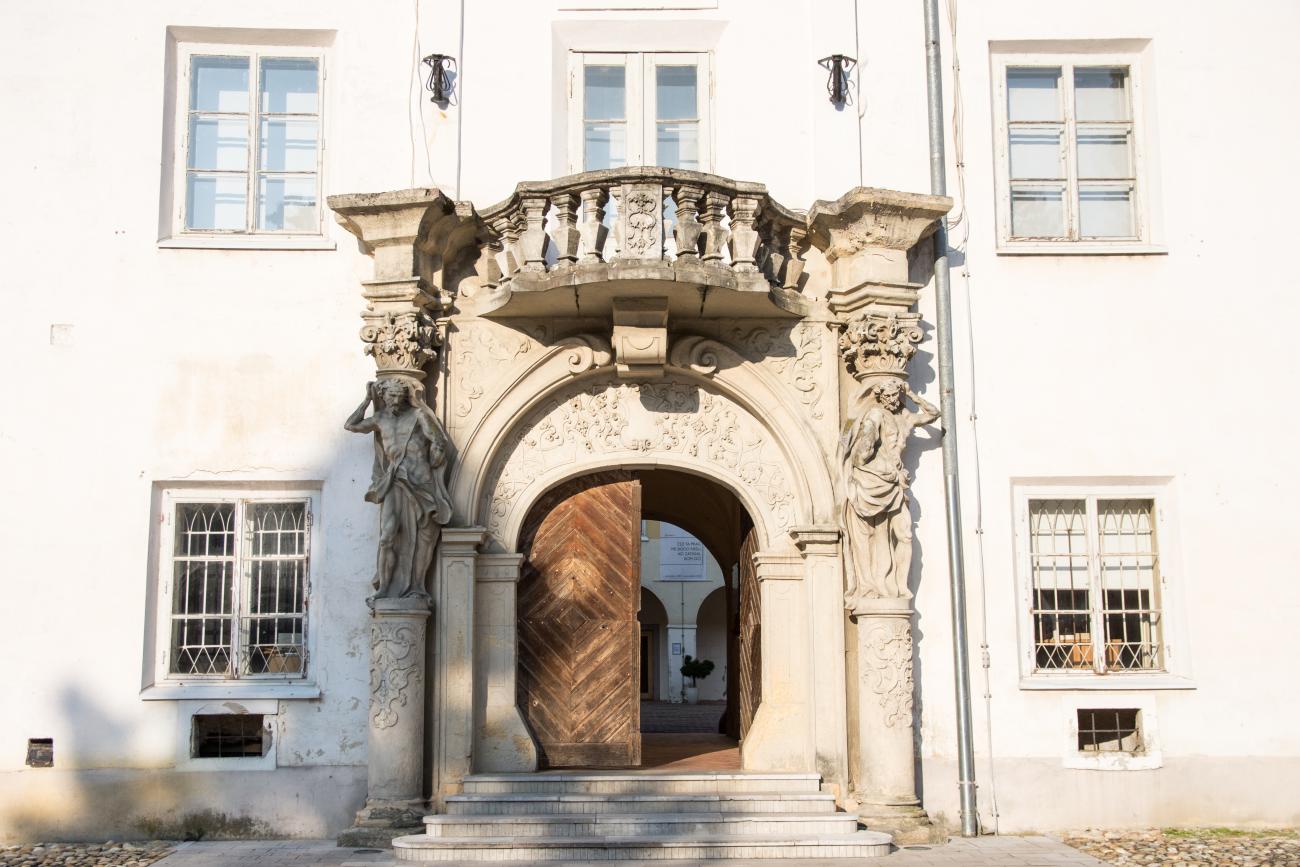 Portal grad