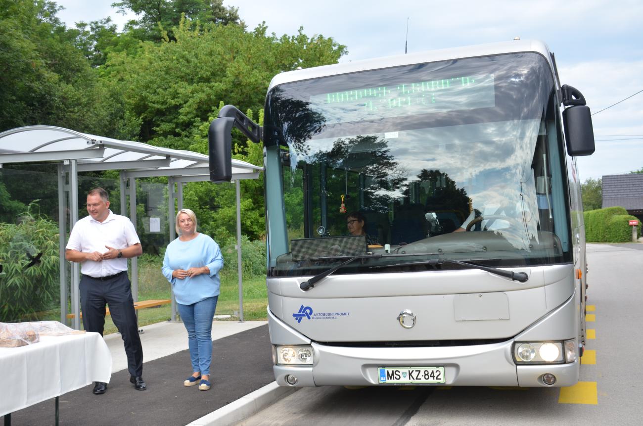 Avtobusno postajališče Bakovci