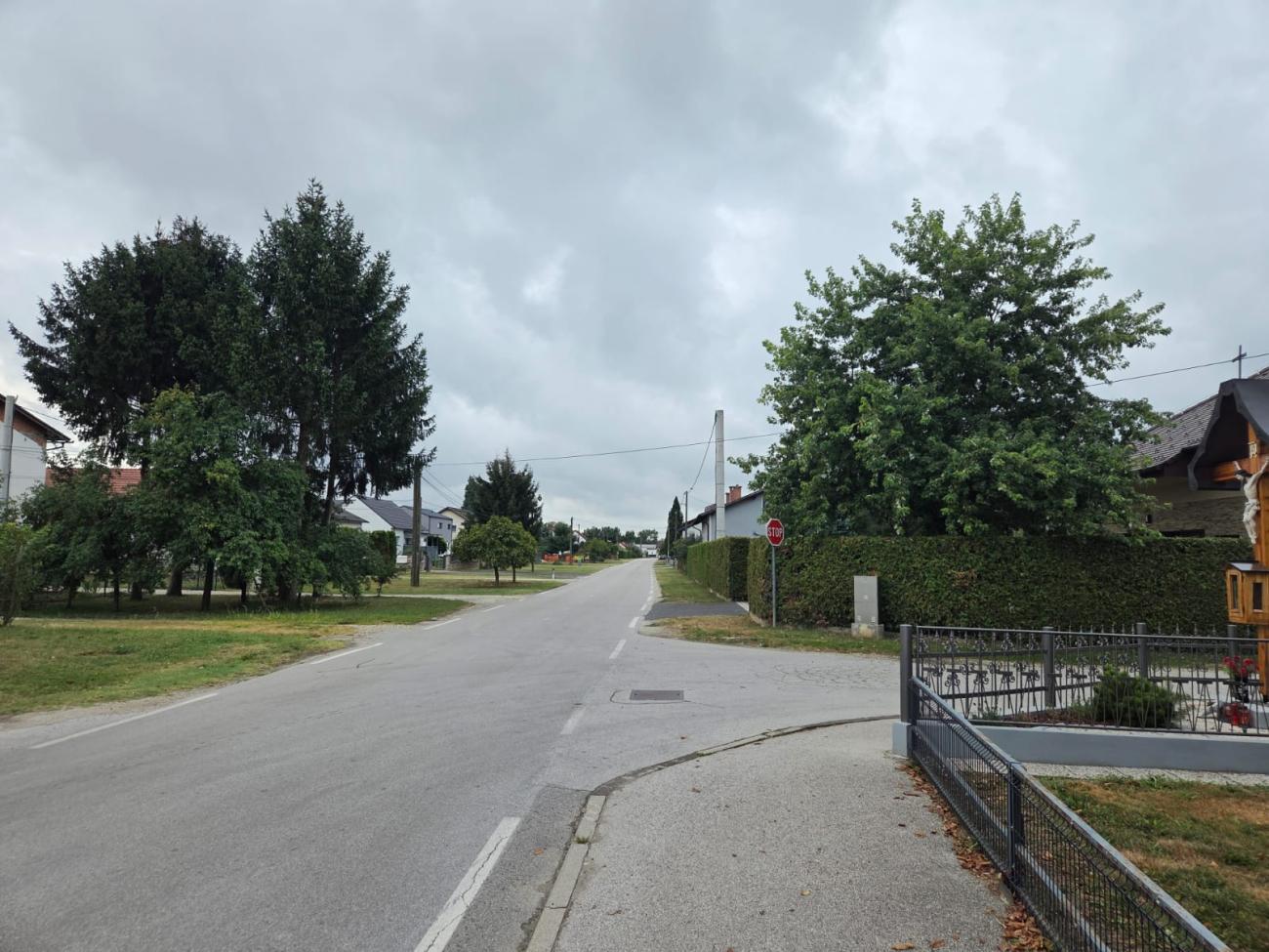 Krog_pločnik Brodarska