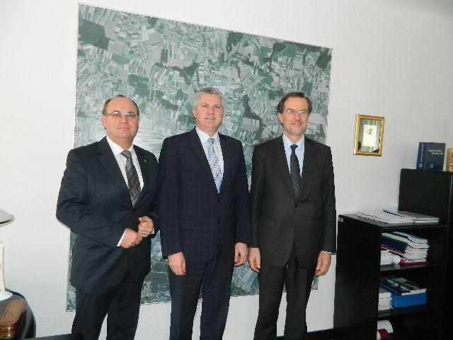 Evropski poslanec Alojz Peterle (6)