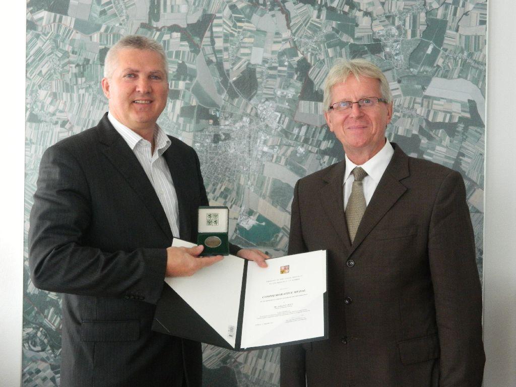 Medalja češkega zunanjega ministrstva (2)