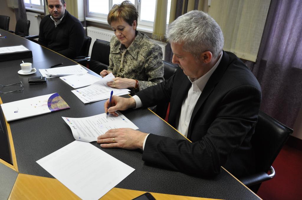 Podpis pogodbe Triloc_3.2.2012
