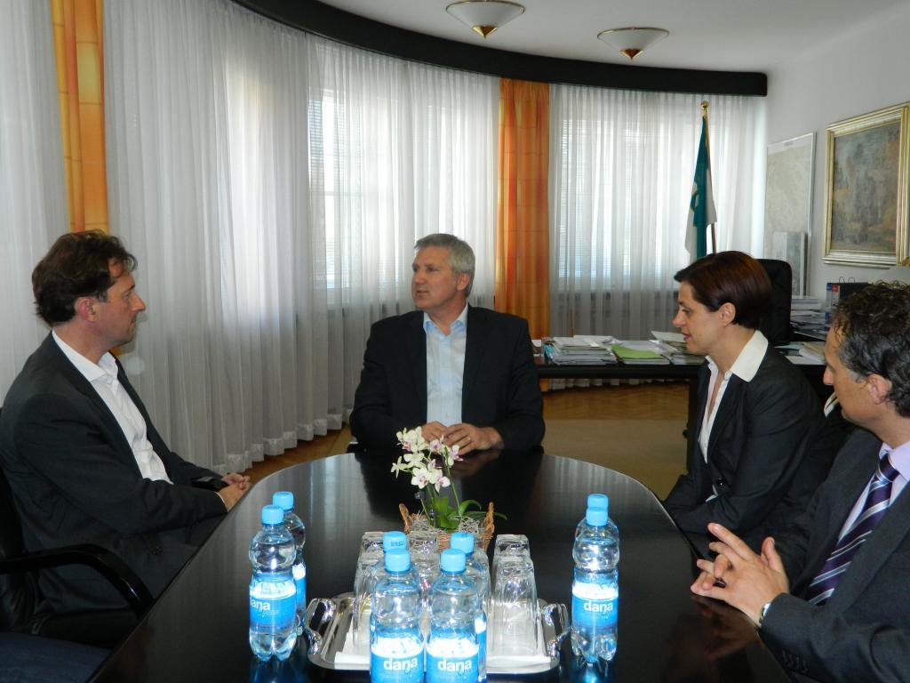 Predsednik DZ Virant_maj 2012 (4)